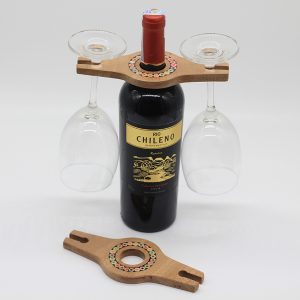 Kệ rượu vang đẹp được thiết kế nhỏ gọn, tiện nghi cho người sử dụng.
