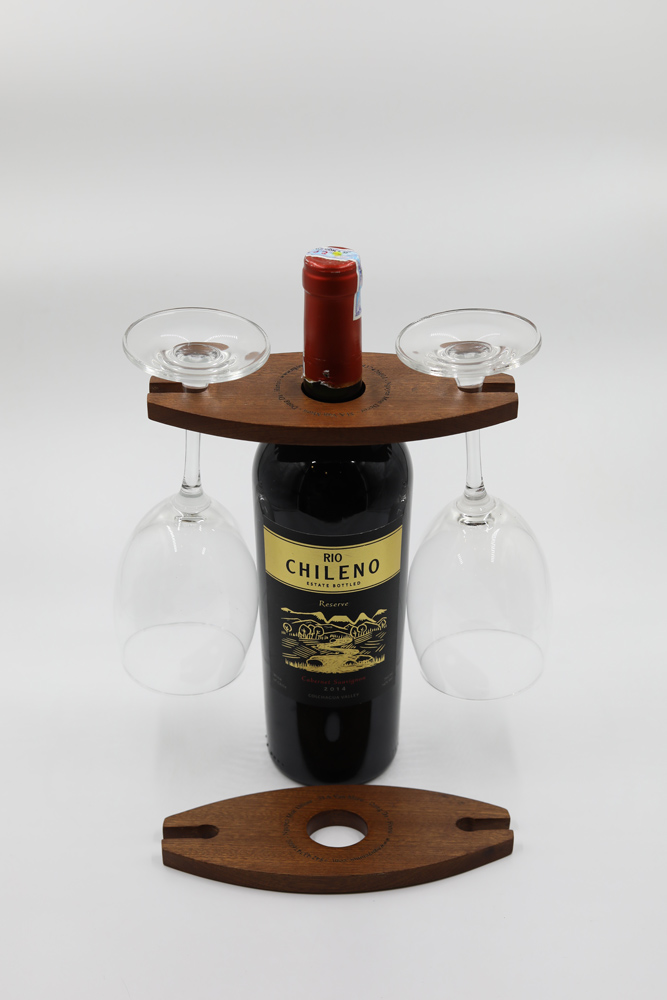 Kệ rượu vang đẹp được thiết kế nhỏ gọn, tiện nghi cho người sử dụng.
